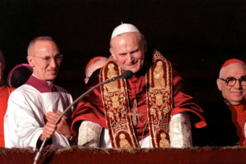 Jean-Paul II : Retour en images sur les débuts marquants de son long pontificat