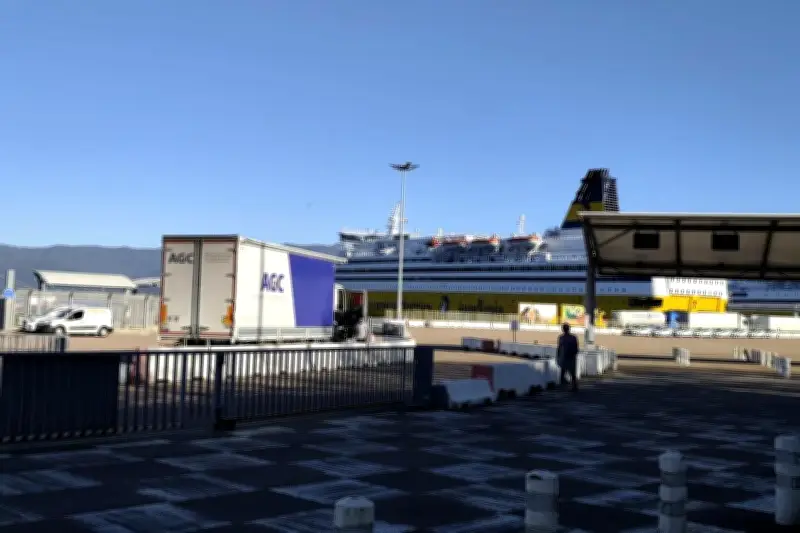 Jeunes footballeurs bloqués en Corse : 100 euros par jour de surcoût à cause du blocus des pêcheurs