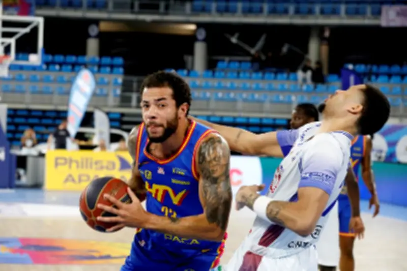 Jito Kok, le pivot calme d'Hyères-Toulon, face au défi Orléans pour les play-in