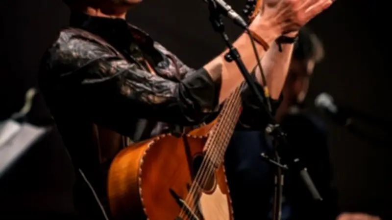 Joanda en concert avec '1 000 ans' : une ode vibrante à l'Occitanie