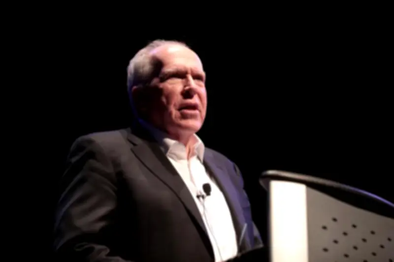 John Brennan, ex-directeur de la CIA, exige la destitution de Donald Trump