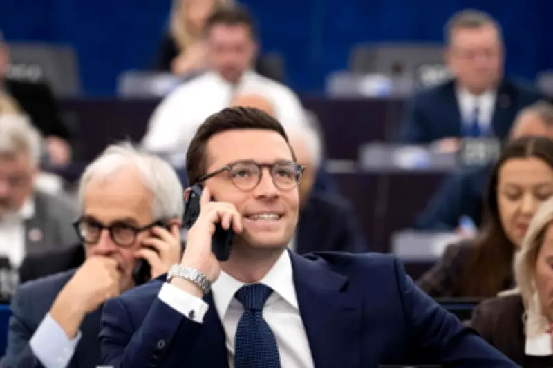 Jordan Bardella veut retirer le drapeau européen de l'Élysée et Matignon
