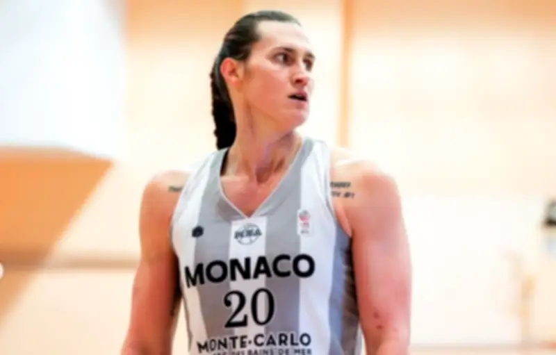 Julie Tetard, joueuse transgenre, snobée pour le MVP malgré ses performances exceptionnelles en Ligue 2 féminine