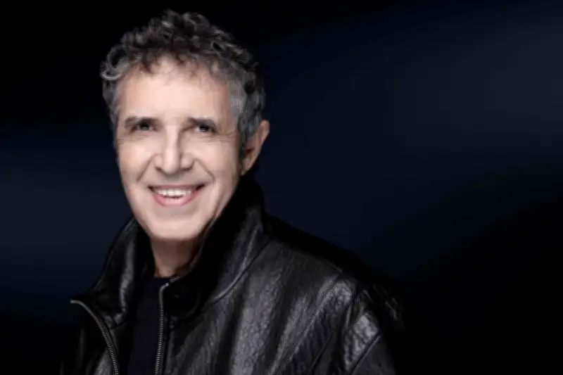 Julien Clerc en tournée marathon dans le Sud-Ouest : émotion et nouveaux titres