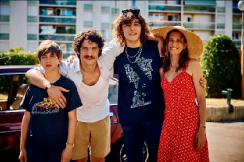 « Juste une illusion » : Nakache et Toledano signent une bulle vintage pleine d'émotion