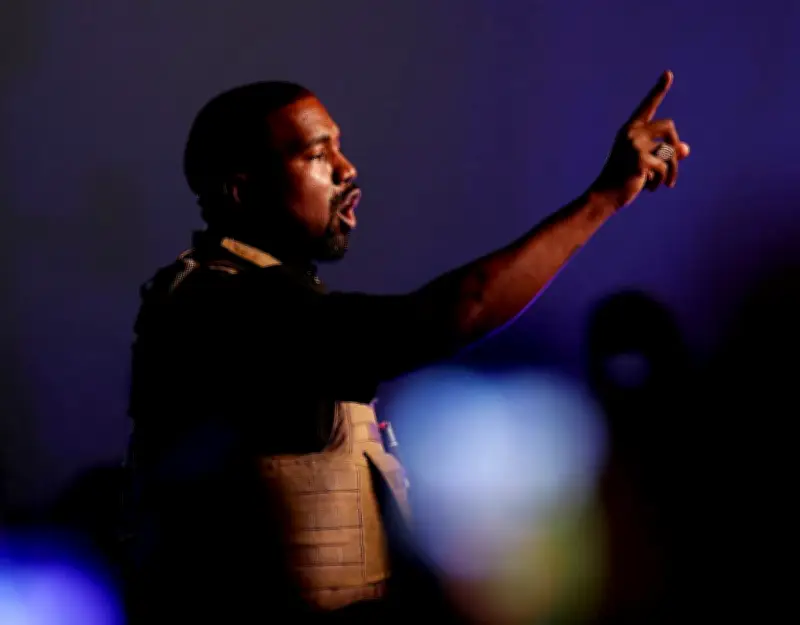 Kanye West privé de concert en Pologne suite à des propos antisémites