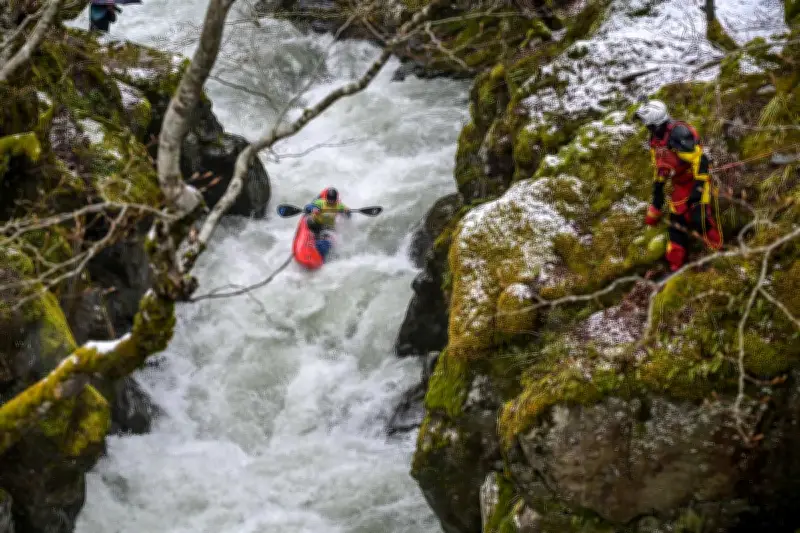 Kayak Extrême en Béarn : Une Finale Européenne sous la Neige et le Froid