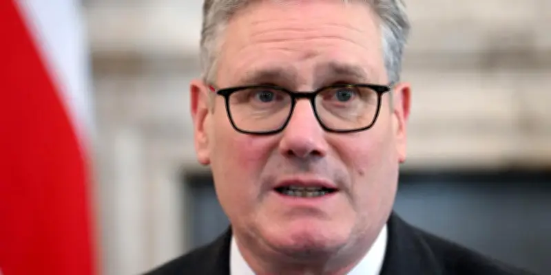 Keir Starmer critique le manque d'informations sur Peter Mandelson avant sa nomination