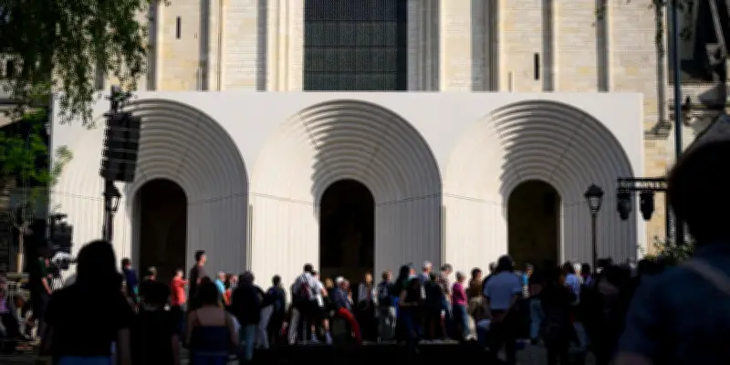 Kengo Kuma redessine la cathédrale d'Angers avec une audace architecturale