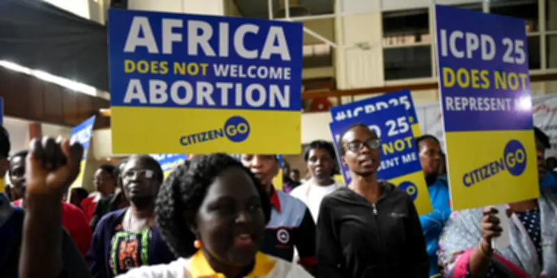 Kenya : la justice refuse l'avortement comme droit fondamental