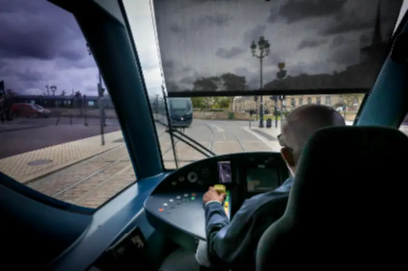 Keolis recrute 150 conducteurs de trams et bus à Bordeaux