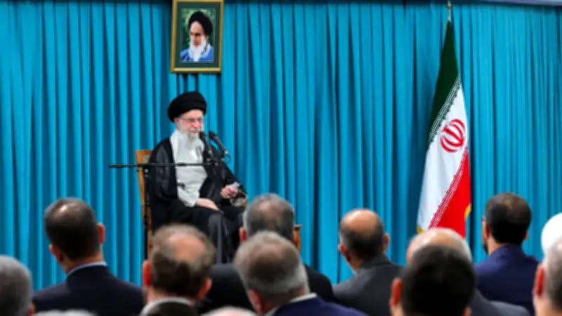 Khamenei menace les États-Unis de dommages irréparables en cas d'attaque