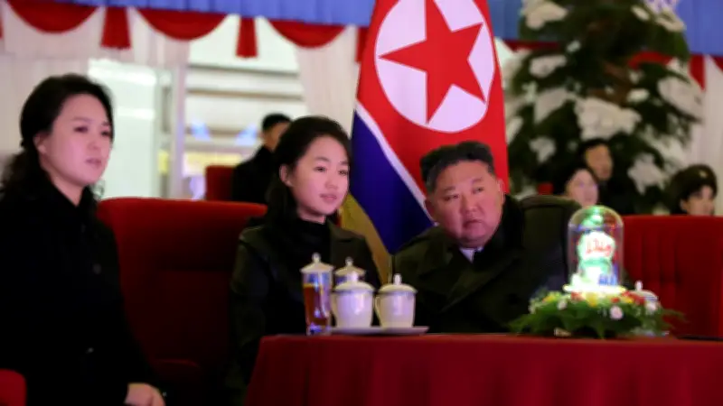 Kim Ju-ae, la fille de Kim Jong-un, visite le mausolée des ancêtres