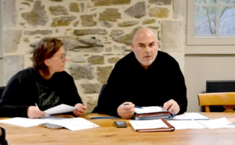 La Bastide-Clairence organise ses pôles municipaux et valide l'ouverture de sa piscine estivale