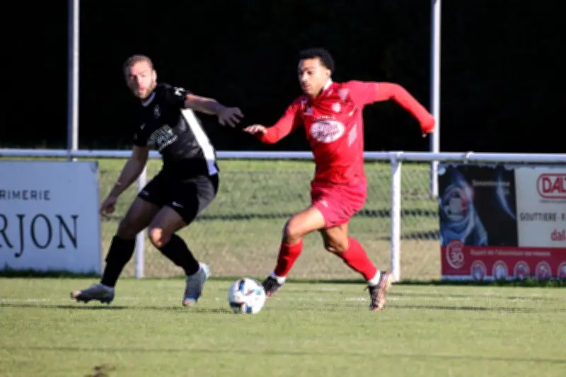 La Brède FC en quête de la R1 : un duel serré avec Bayonne jusqu'au bout