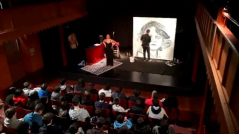 La Caravane des 10 mots s'achève en Aveyron par un livre et un spectacle