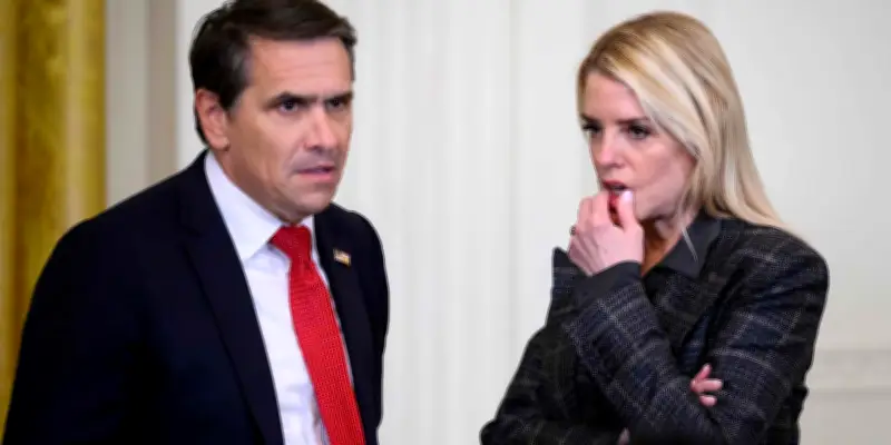 La chute de Pam Bondi, procureure générale des États-Unis, malgré son zèle pour Trump