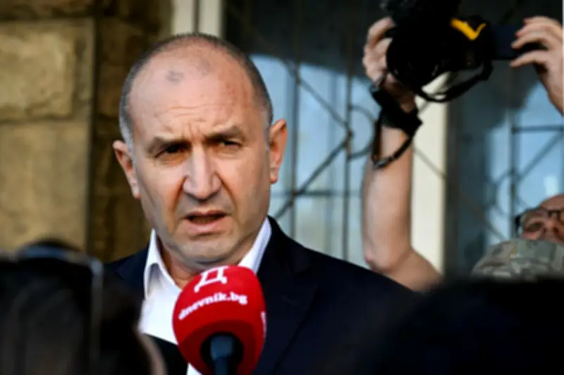 La coalition de l'ex-président Radev triomphe aux législatives bulgares