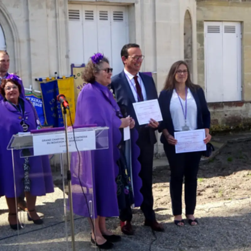 La Confrérie du Bouchon de Bordeaux intronise le maire de Bruges lors de son grand chapitre