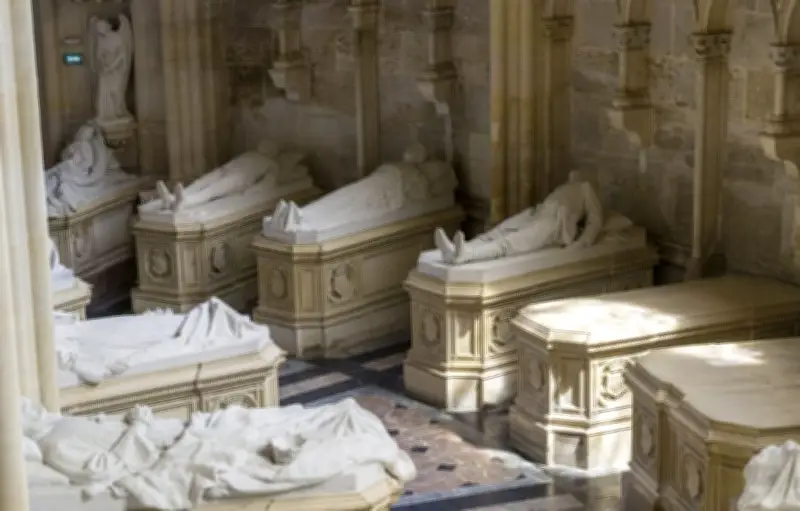 La Cour de cassation relance le litige funéraire autour de la chapelle royale de Dreux