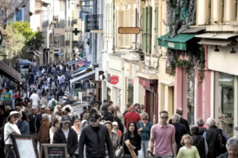 La Côte d'Azur en liesse : le tourisme explose malgré les défis pour Pâques