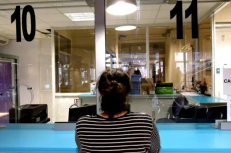 La Défenseure des droits alerte sur une dégradation historique de l'accès aux services publics