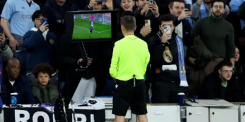 La direction de l'arbitrage français mise sur la pédagogie pour apaiser les polémiques liées à la VAR