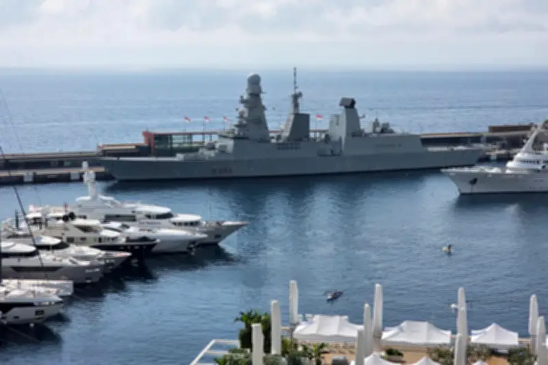 La frégate italienne Caio Duilio stationne à Monaco pour un forum hydrographique international