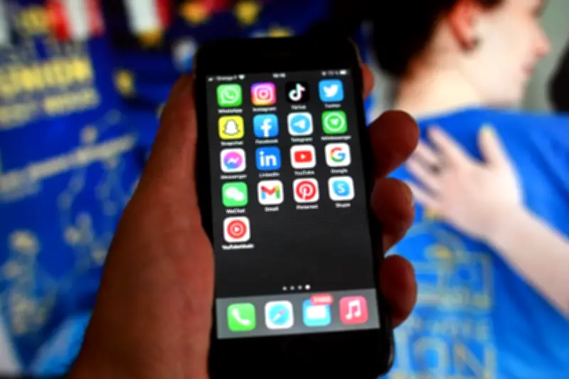 La Grèce interdira les réseaux sociaux aux moins de 15 ans à partir de 2027