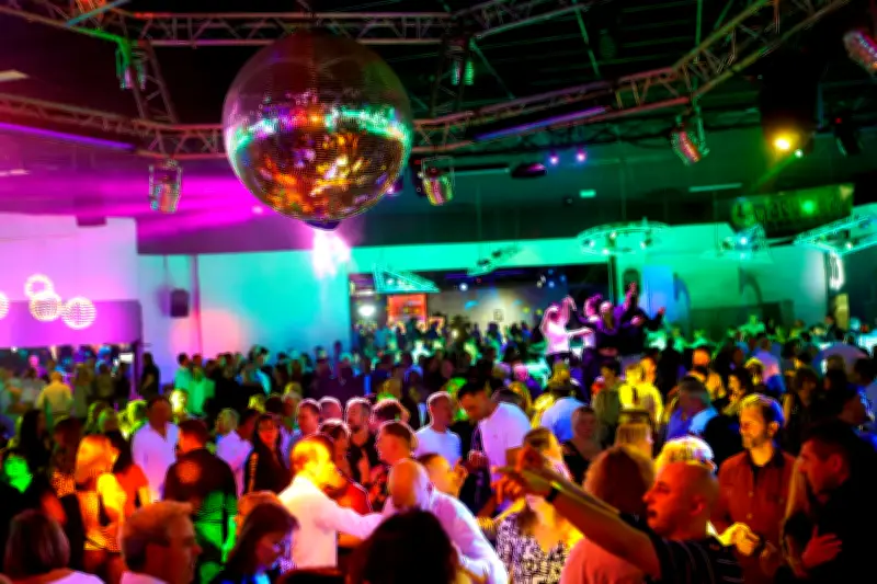 La Lituanie rénove ses discothèques pour relancer la natalité, une idée soutenue par des experts