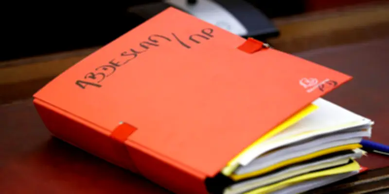 La mère et la sœur de Salah Abdeslam en garde à vue pour remise illicite d'objet