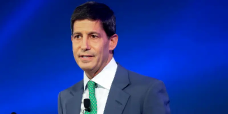 La nomination de Kevin Warsh à la Fed alimente les critiques sur l'oligarchie américaine