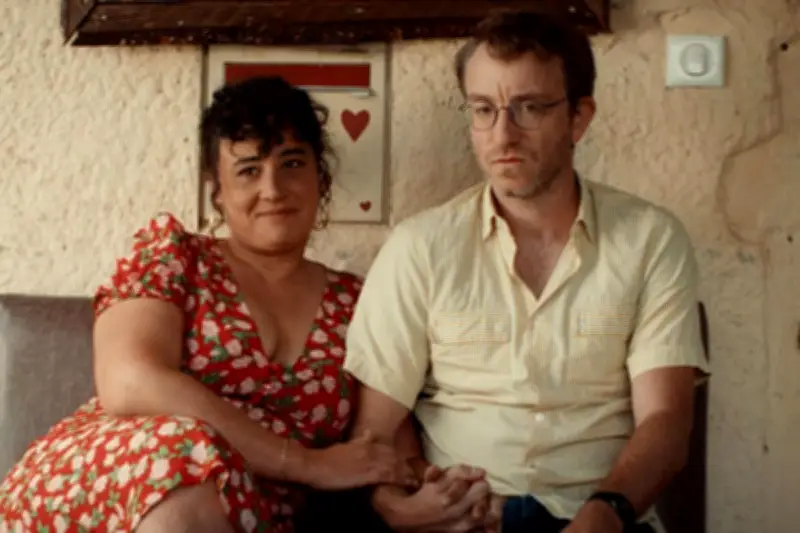 « La Petite Graine » : une comédie acide sur le désir d'enfant avec Sébastien Chassagne