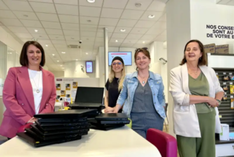 La Poste offre 24 ordinateurs au CIDFF des Landes pour des ateliers numériques destinés aux femmes victimes de violences