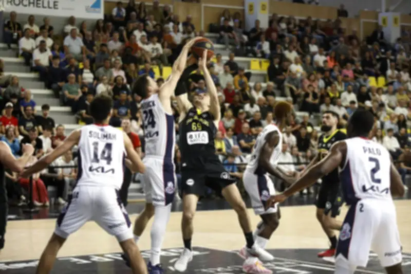 La Rochelle sombre face à Nantes en Pro B : une semaine noire pour l'Hermine