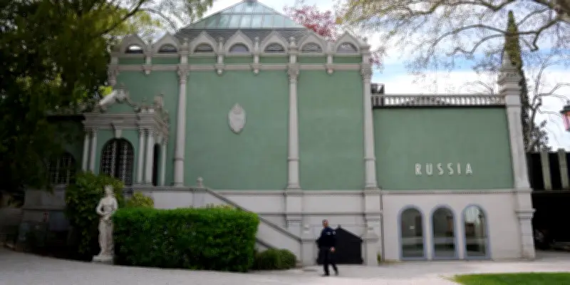 La réouverture du pavillon russe à Venise : l'art instrumentalisé pour la guerre