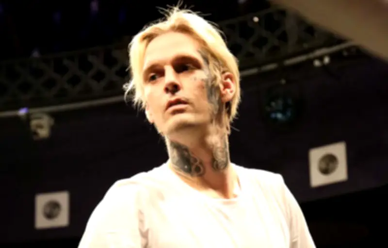 La succession d'Aaron Carter déclarée insolvable, sa mère en conflit avec l'ex-belle-fille
