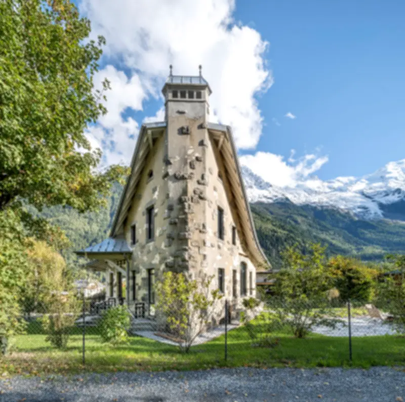La Villa Butterfly à Chamonix renaît dans un livre illustré