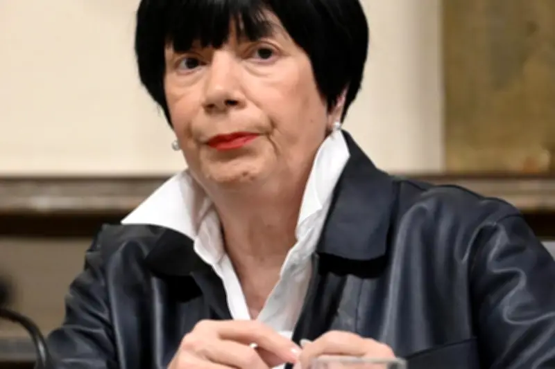 L'adjointe RN Marion Bravo démissionne après une agression policière liée à l'absinthe