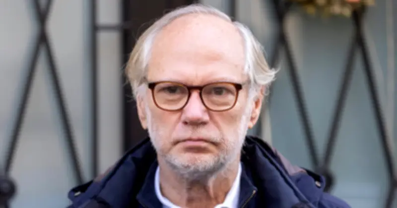 L'amitié sulfureuse entre le père de Joffrin et Le Pen révélée dans un récit familial
