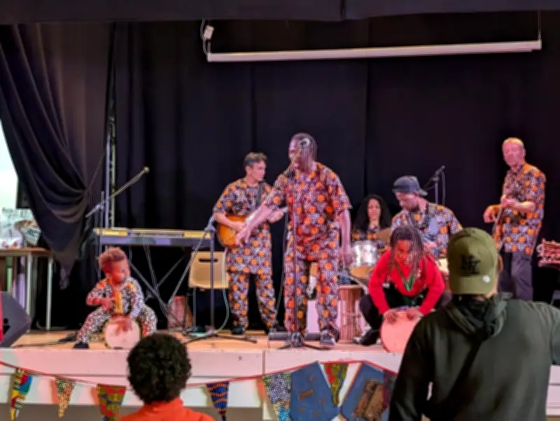 Lamothe-Montravel : le groupe Magic Mandingues enchante pour financer des bibliothèques au Bénin