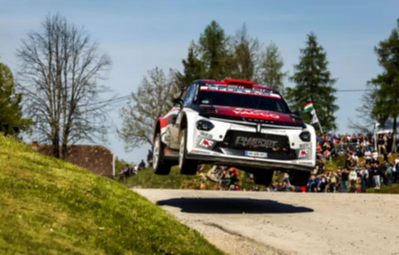 Lancia renoue avec la victoire en rallye après 33 ans d'attente