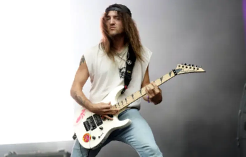 L'ancien guitariste de Turnstile arrêté pour tentative de meurtre sur le père du chanteur