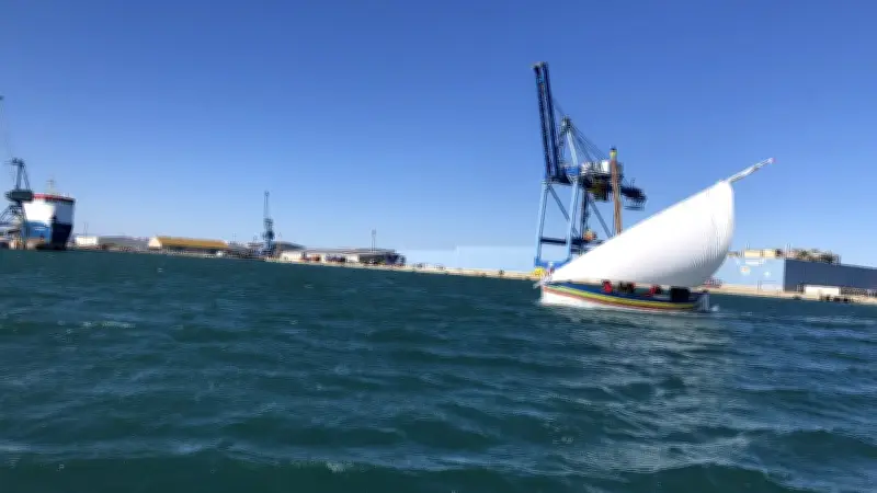 L'Aphrodite rallie Escale à Sète en moins de deux heures sous voilure réduite