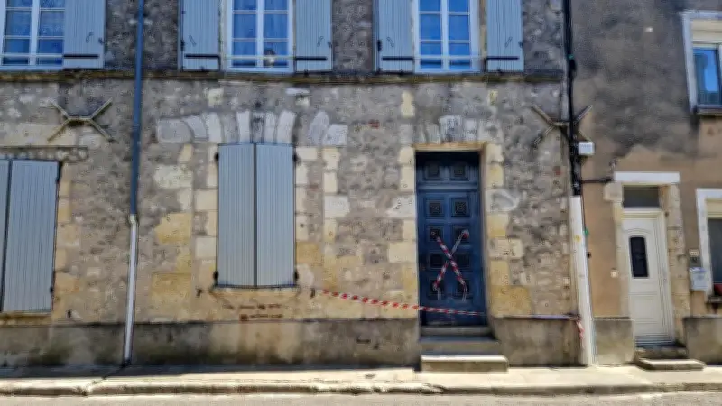Laplume : Trois familles évacuées après un glissement de terrain menaçant leur immeuble