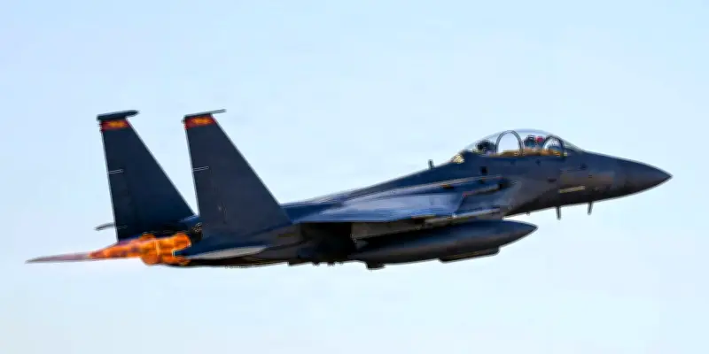 L'armée américaine recherche un soldat après le crash de son avion en Iran