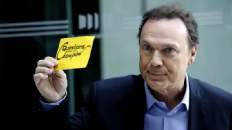 L'arnaque au courrier avec Julien Lepers sévit toujours en France depuis 2020