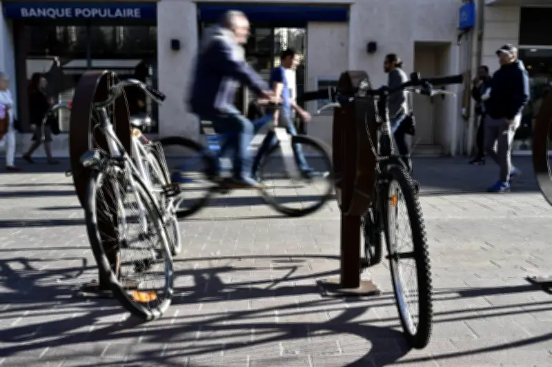L'arrêté anti-vélo abrogé, mais la vitesse reste limitée en zone piétonne