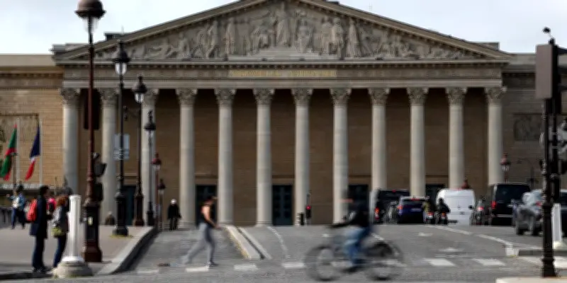 L'Assemblée nationale rejette l'allongement à sept mois des centres de rétention