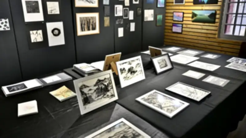 L'Atelier de Peinture SLV expose ses recherches sur 'La ligne et la trace' à Aramon